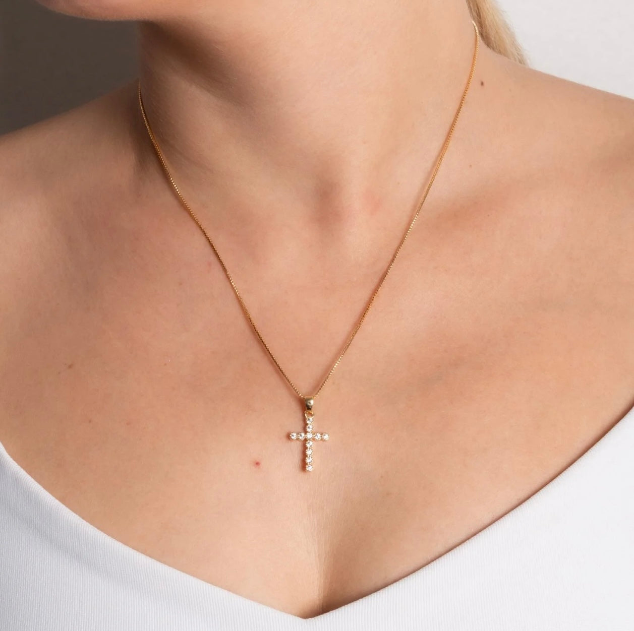 Colar Veneziana 50cm Pingente Cruz Cravejado banhado a Ouro 18k