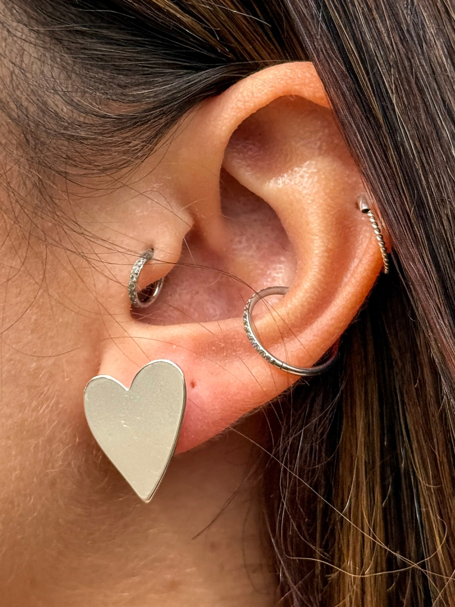 Brinco Pino Coração banhado a Prata