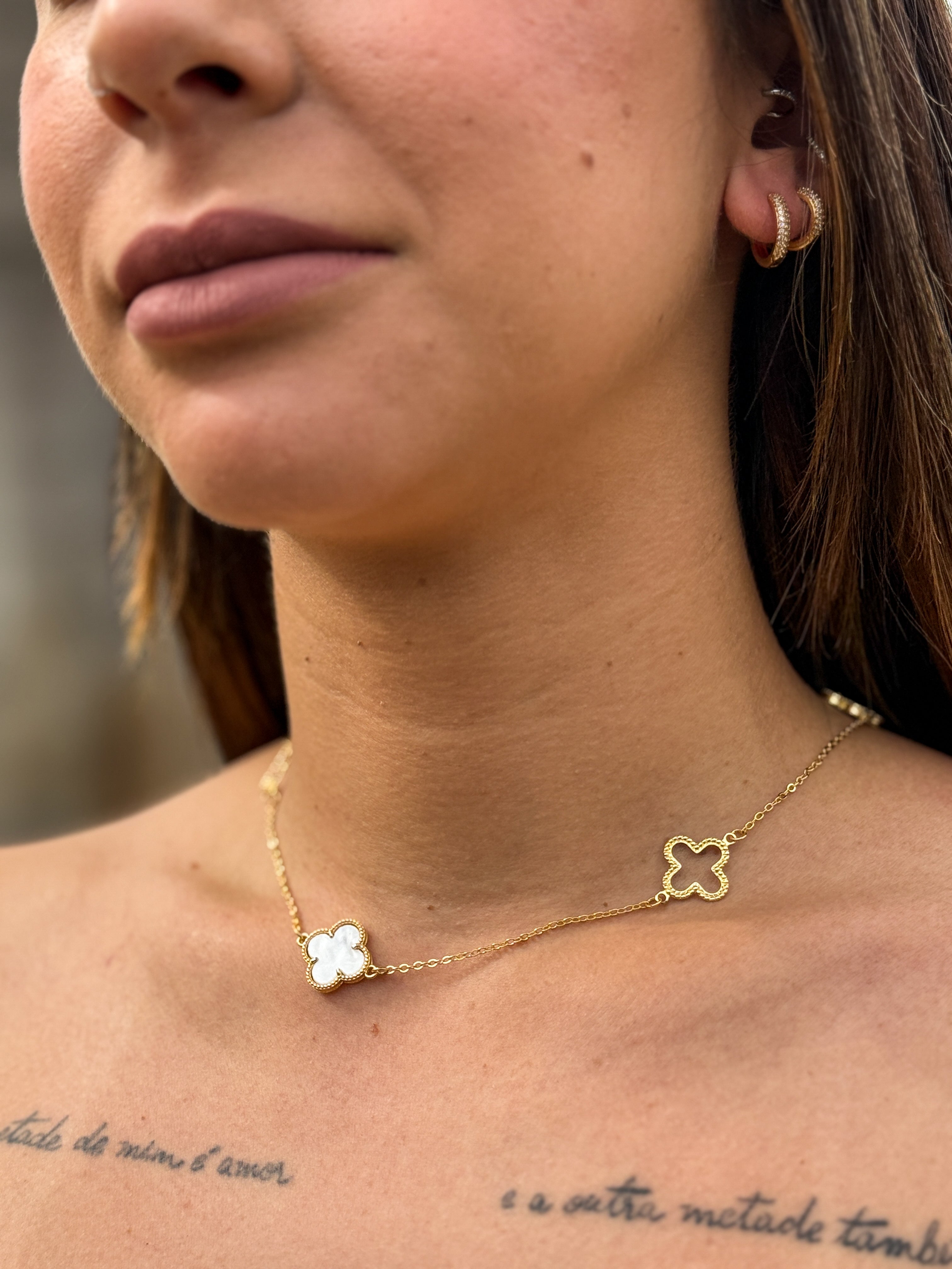 Colar Trevo branco banhado a ouro 18k